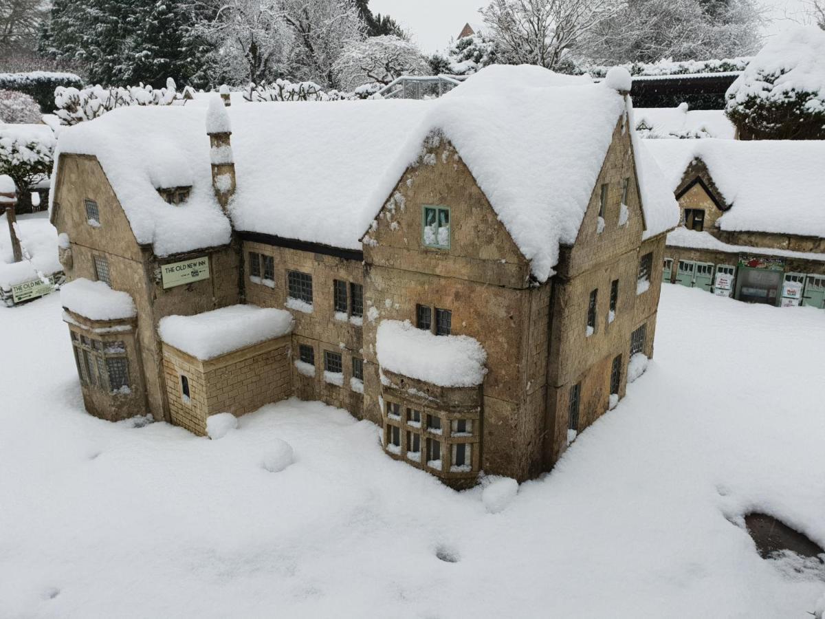 The Old New Inn Bourton-on-the-Water Bagian luar foto